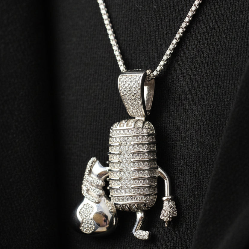 Moissanite 2.64ctw Mic With Money Bag Pendant