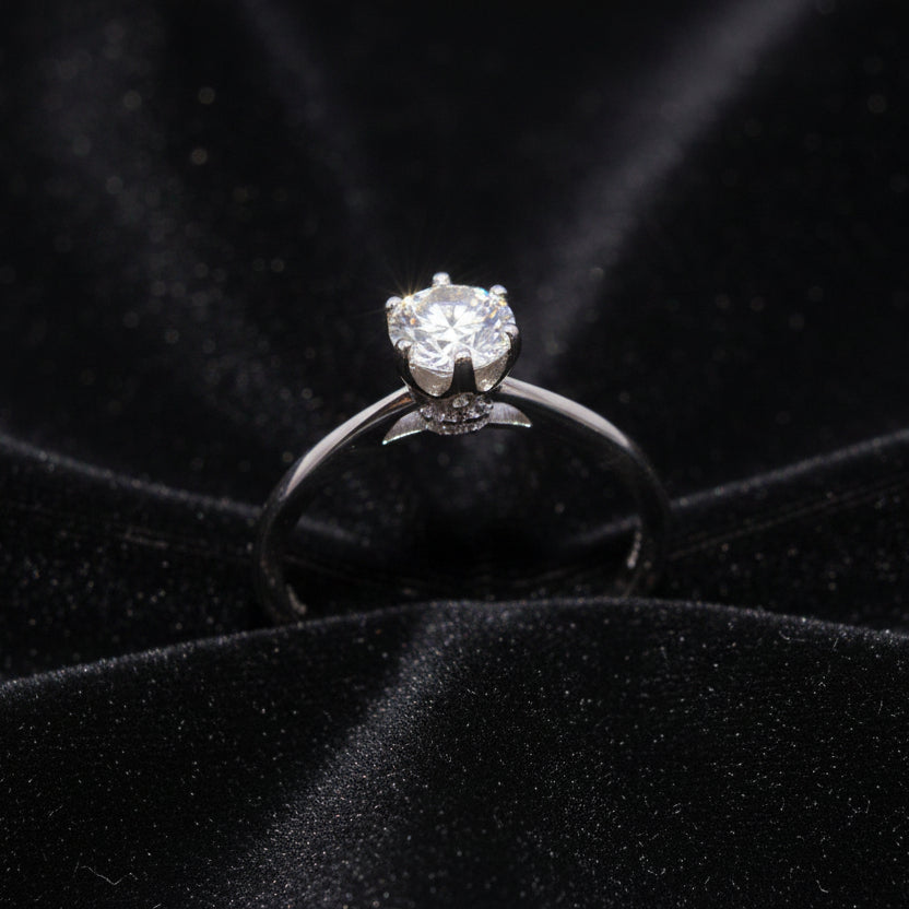 Moissanite 1.20 ctw Circle Ring