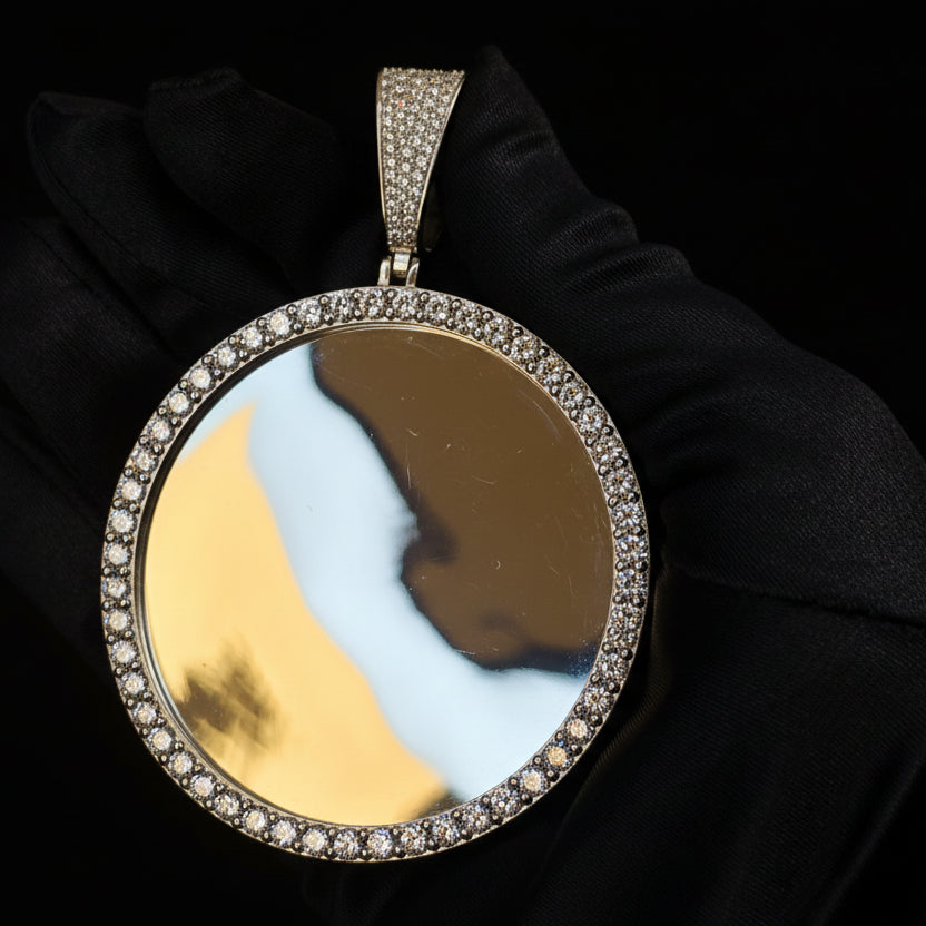 Moissanite 4.07 ctw Circle Memory Pendant