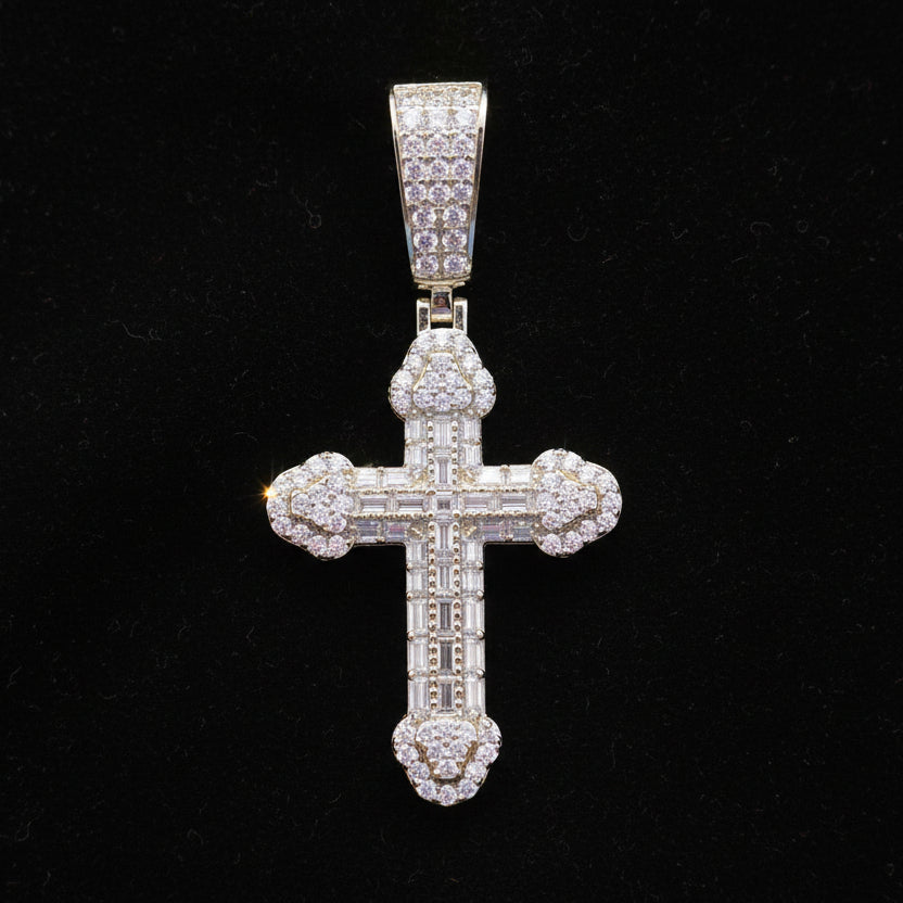 Moissanite 0.95 ctw Trefoil Cross Pendant