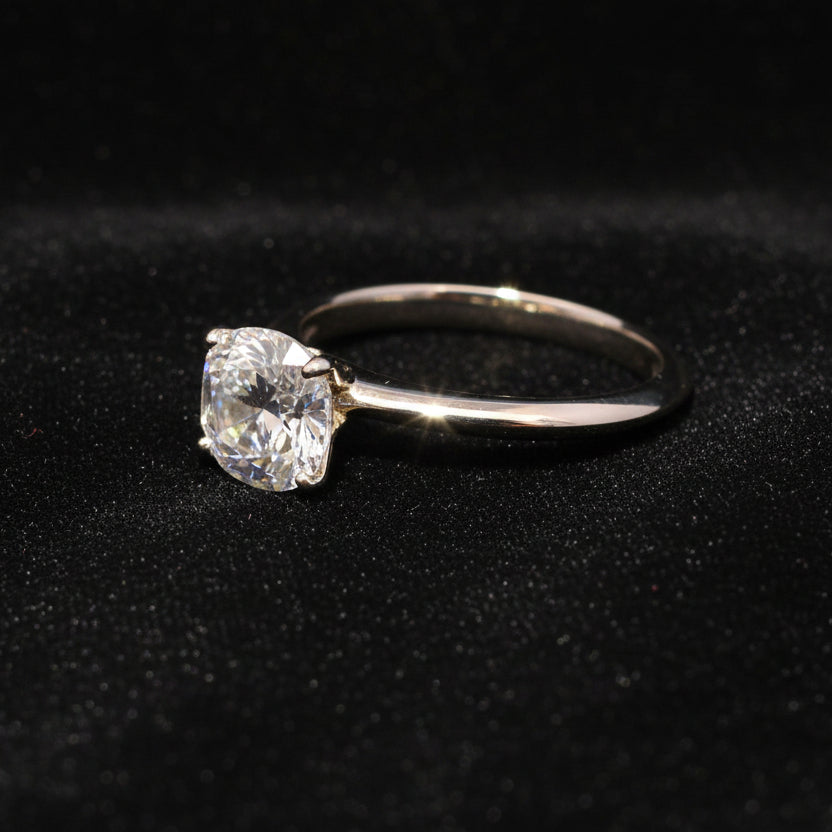 Moissanite 1.05 ctw Round Engagement Ring