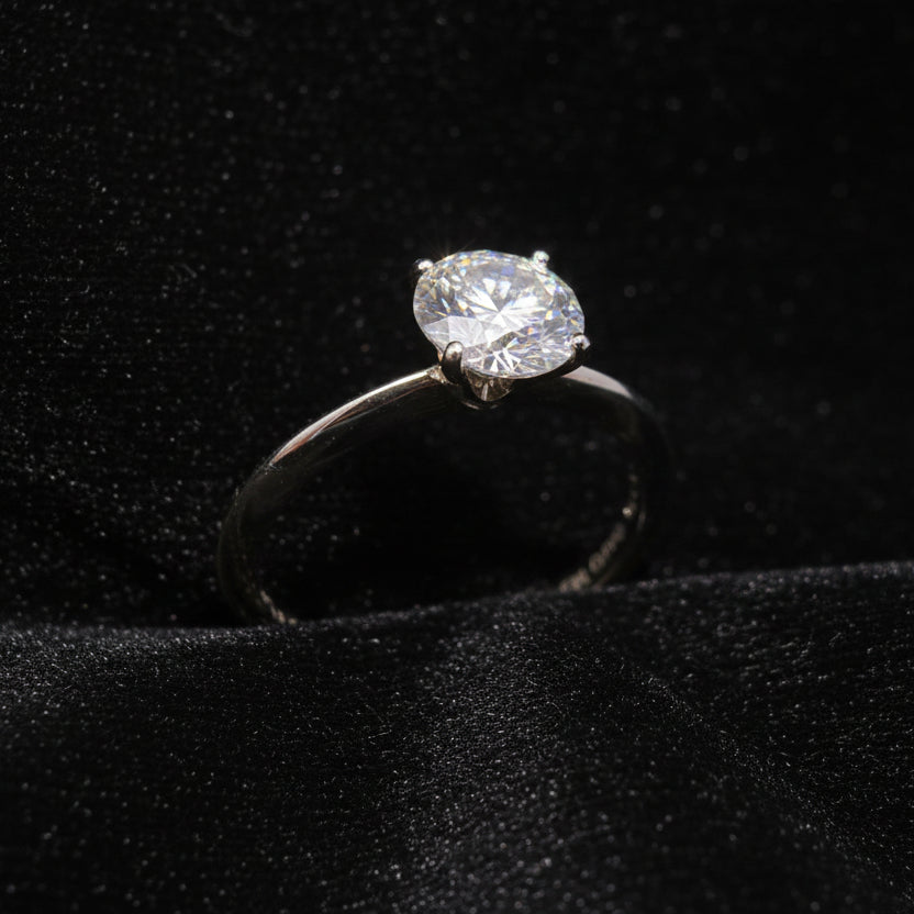 Moissanite 1.05 ctw Round Engagement Ring