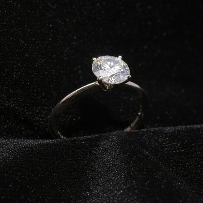 Moissanite 1.05 ctw Round Engagement Ring