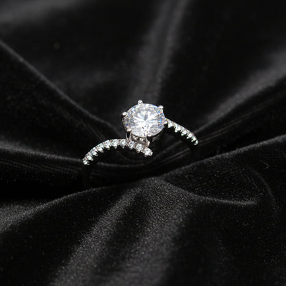 Moissanite 1.00 ctw Circle Ring