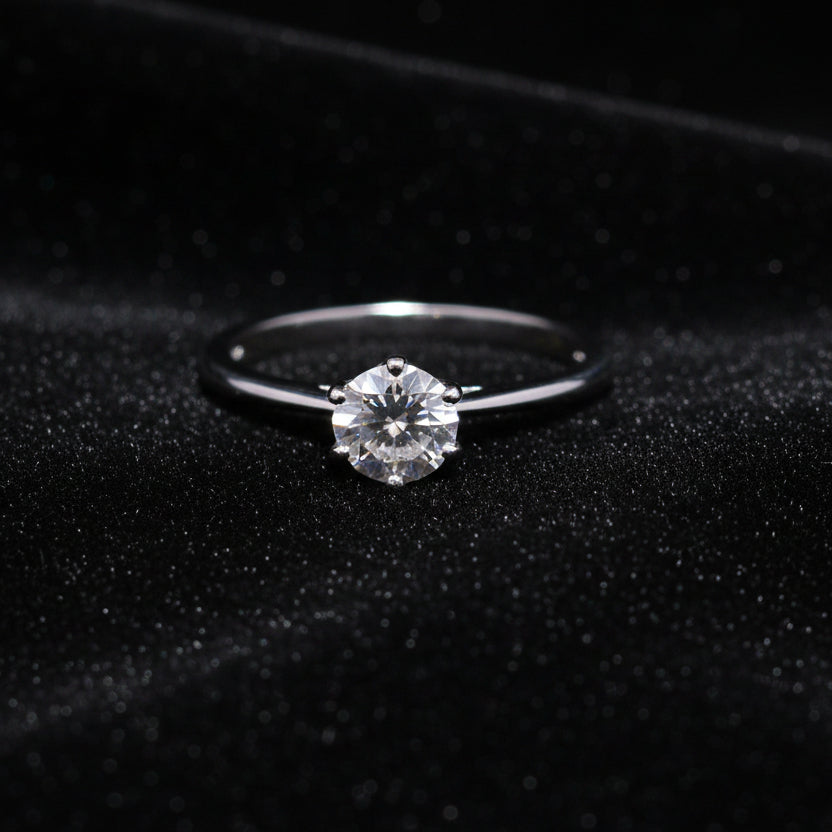 Moissanite 1.20 ctw Circle Ring