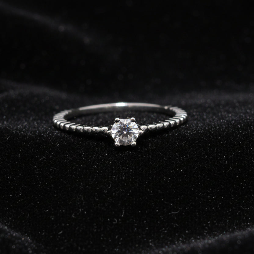 Moissanite 0.30 ctw Circle Ring