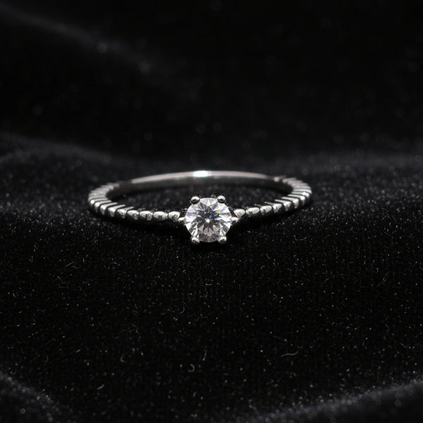 Moissanite 0.30 ctw Circle Ring