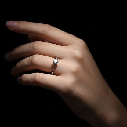 Moissanite 0.30 ctw Circle Ring